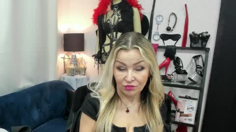 Snapshot of crystalxohotty chatting on 03/31/26, 04:57 CrystalHotty online show from 03/31/26, 04:57