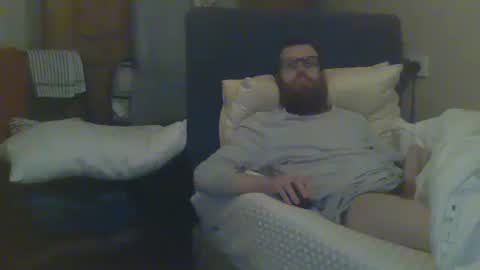 Snapshot of cs014g8493 chatting on 03/11/25, 12:11 chris online show from 03/11/25, 12:11