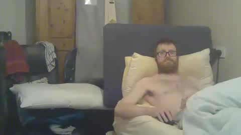 Snapshot of cs014g8493 chatting on 09/10/25, 11:38 chris online show from 09/10/25, 11:38