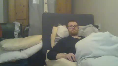 Snapshot of cs014g8493 chatting on 11/07/25, 12:21 chris online show from 11/07/25, 12:21