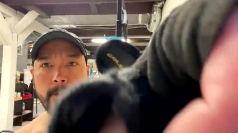 Snapshot of cubinheat chatting on 11/24/25, 04:40 cubinheat online show from 11/24/25, 04:40