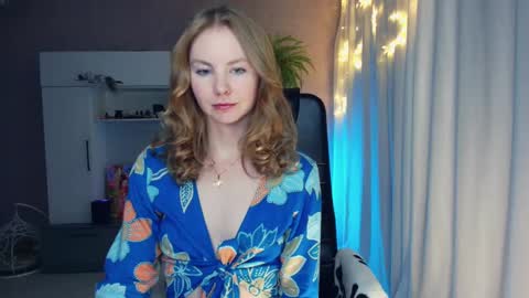 Alexia online show from 12/18/24, 02:28