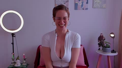 Leonela online show from 12/07/24, 06:04