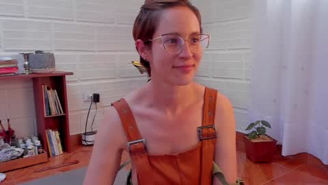 Leonela online show from 01/18/25, 09:45