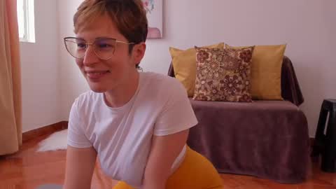 Leonela online show from 02/18/25, 06:15