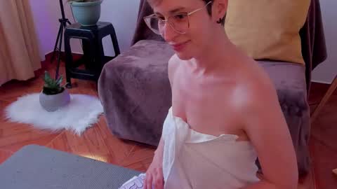 Leonela online show from 02/23/25, 06:12