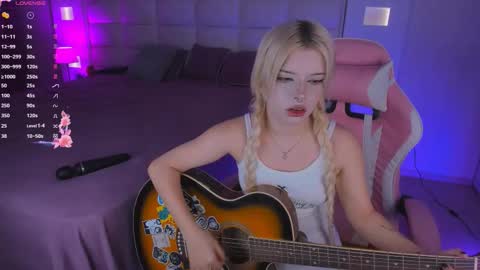 Cuddly Kitten online show from 09/24/25, 10:35