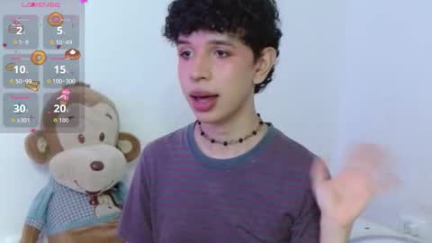 Snapshot of cuddly_twinkie chatting on 11/23/25, 07:24 Cuddly online show from 11/23/25, 07:24