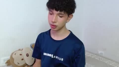 Snapshot of cuddly_twinkie chatting on 12/18/25, 05:57 Cuddly online show from 12/18/25, 05:57