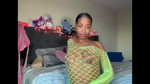 cum2charmxx online show from 10/19/25, 12:44