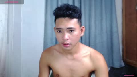 Snapshot of cum2myworld_ chatting on 06/18/26, 12:00 cum2myworld_ online show from 06/18/26, 12:00