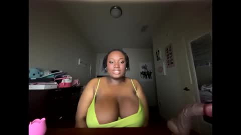 Snapshot of cum4maxsgirl chatting on 03/07/26, 08:22 cutiecamgirl 3 online show from 03/07/26, 08:22