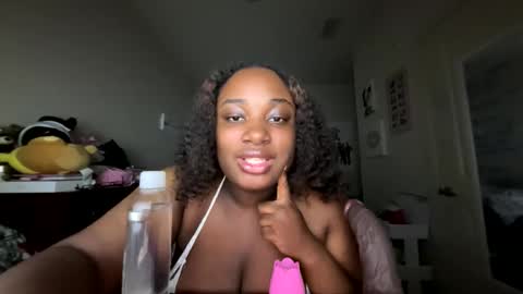 Snapshot of cum4maxsgirl chatting on 05/09/26, 01:33 cutiecamgirl 3 online show from 05/09/26, 01:33