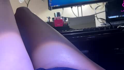 im KIM new girl to spoil online show from 02/21/25, 07:34