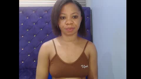Snapshot of cum_chocochata chatting on 10/17/25, 07:00 Nancy online show from 10/17/25, 07:00