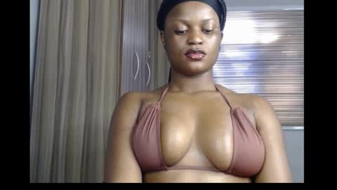 Snapshot of cum_ebony_petitxx chatting on 10/16/25, 07:31 cath online show from 10/16/25, 07:31