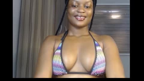 Snapshot of cum_ebony_petitxx chatting on 10/31/25, 07:09 cath online show from 10/31/25, 07:09