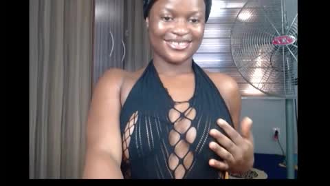 Snapshot of cum_ebony_petitxx chatting on 11/18/25, 07:13 cath online show from 11/18/25, 07:13