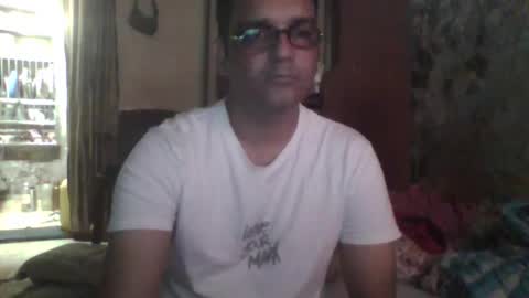 Snapshot of cum_l chatting on 12/19/25, 02:40 Noha online show from 12/19/25, 02:40
