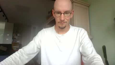 cum_swallow_bi online show from 05/14/26, 08:43
