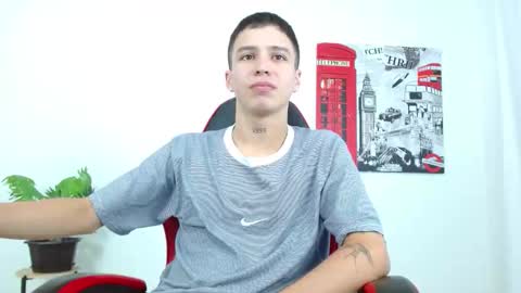 cumandres online show from 10/31/25, 02:18