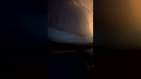 Snapshot of cumdonkey1992 chatting on 12/17/25, 06:41 Buck black online show from 12/17/25, 06:41