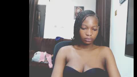cumebony_petit online show from 04/11/26, 07:56