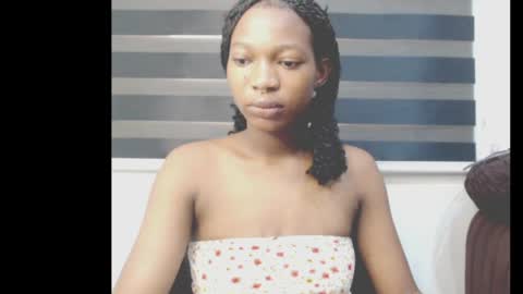 cumebony_petit online show from 05/14/26, 06:53