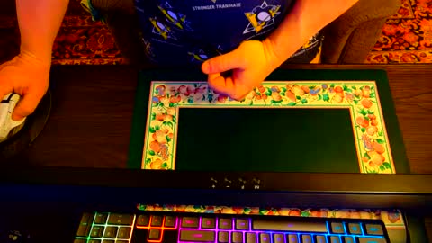 Snapshot of cumforme1988 chatting on 09/18/25, 08:05 cumforme1988 online show from 09/18/25, 08:05