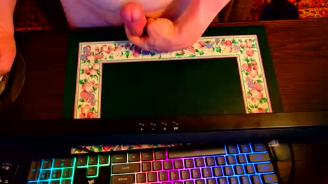 Snapshot of cumforme1988 chatting on 10/16/25, 09:10 cumforme1988 online show from 10/16/25, 09:10