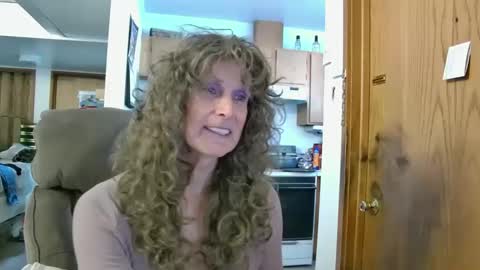 Nikki online show from 01/25/25, 04:46