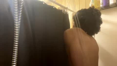 Snapshot of cumhere999 chatting on 12/03/24, 01:08 G BABY online show from 12/03/24, 01:08