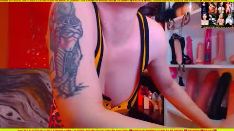 cuminmenowbby online show from 11/11/25, 01:44