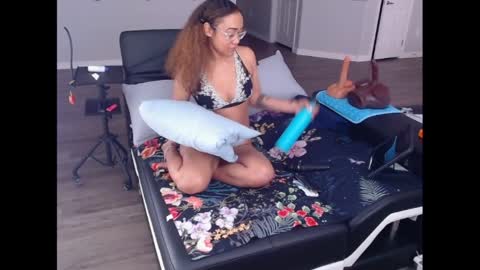 Nia Reese online show from 04/06/26, 09:05