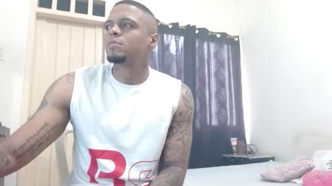 dominic and julieta... independent models online show from 11/25/25, 02:39