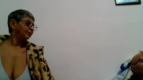 Snapshot of cuplu4346529860 chatting on 12/10/24, 05:44 couple online show from 12/10/24, 05:44