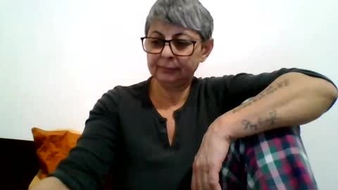 Snapshot of cuplu4346529860 chatting on 12/31/24, 05:51 couple online show from 12/31/24, 05:51