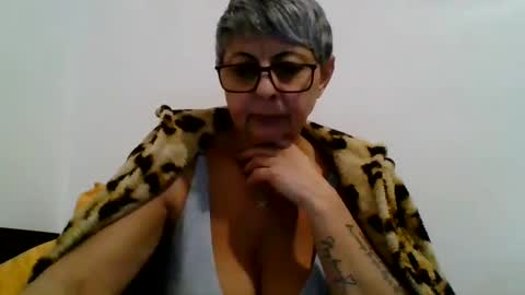 Snapshot of cuplu4346529860 chatting on 01/03/25, 05:53 couple online show from 01/03/25, 05:53