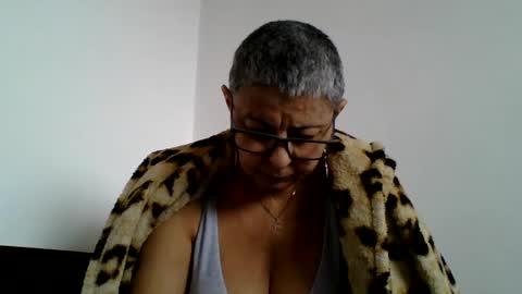 Snapshot of cuplu4346529860 chatting on 01/23/25, 10:32 couple online show from 01/23/25, 10:32