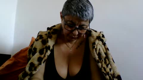 Snapshot of cuplu4346529860 chatting on 03/05/25, 12:11 couple online show from 03/05/25, 12:11