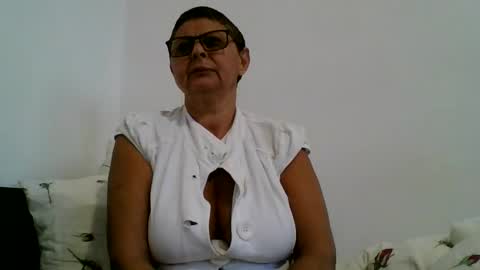 Snapshot of cuplu4346529860 chatting on 09/29/25, 03:28 couple online show from 09/29/25, 03:28