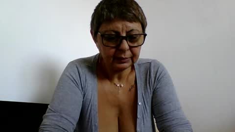 Snapshot of cuplu4346529860 chatting on 11/01/25, 08:49 couple online show from 11/01/25, 08:49
