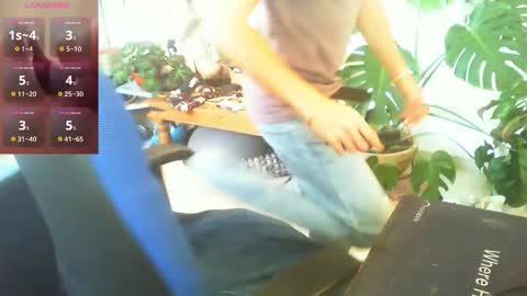 Snapshot of curiousgenie chatting on 11/28/25, 11:13 curiousgenie online show from 11/28/25, 11:13