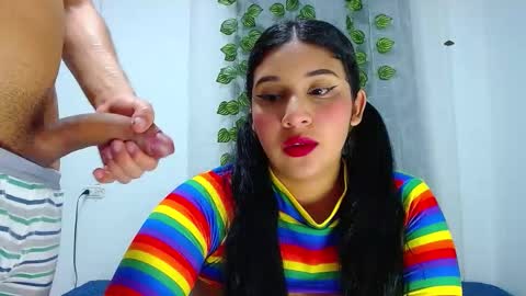 Snapshot of curiuscouplehot chatting on 11/16/25, 10:21 Pablo and emma online show from 11/16/25, 10:21