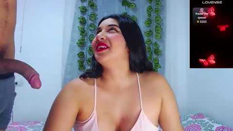 Snapshot of curiuscouplehot chatting on 12/15/25, 10:19 Pablo and emma online show from 12/15/25, 10:19