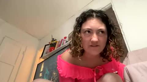 Snapshot of curliegirlee chatting on 04/06/26, 01:36 curliegirlee online show from 04/06/26, 01:36