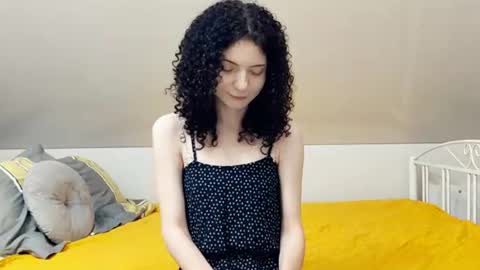 Snapshot of curlixiee chatting on 07/04/26, 11:44 Kira online show from 07/04/26, 11:44