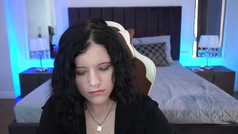 Snapshot of curly_cleo chatting on 08/04/26, 07:55 curly_cleo online show from 08/04/26, 07:55