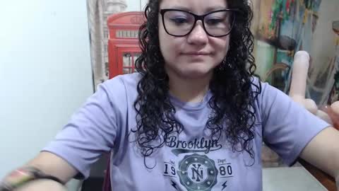 Vannesa online show from 10/21/25, 07:14