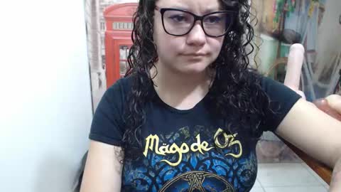 Vannesa online show from 10/23/25, 08:07